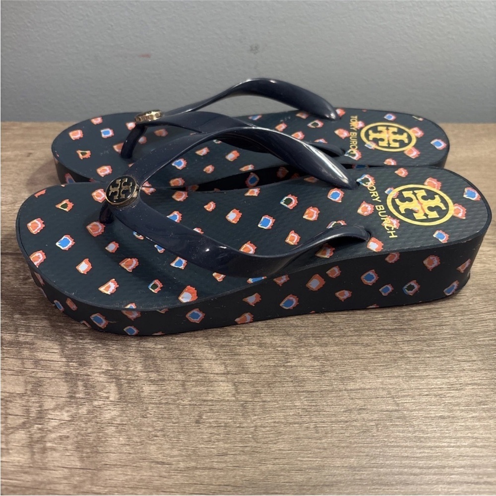 Tory Burch Navy Blue Fresh Blueberry Wild Pansy Flip Flops - Picture 4 of 10